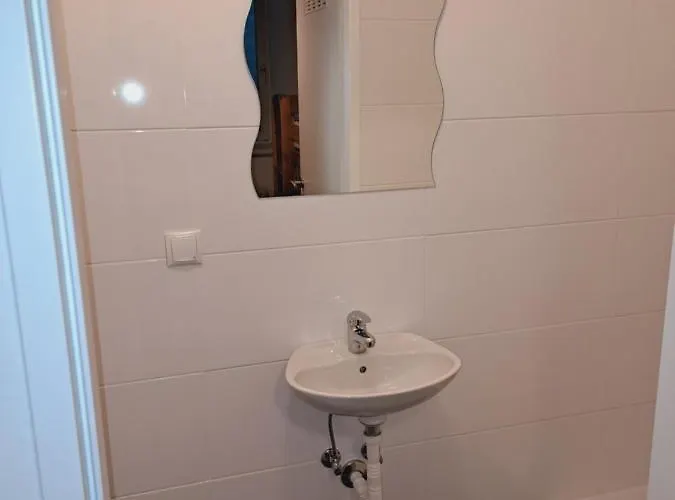 Apartment Relax & Belvedere 10 Minutes To Downtown Long Term Also Possible *