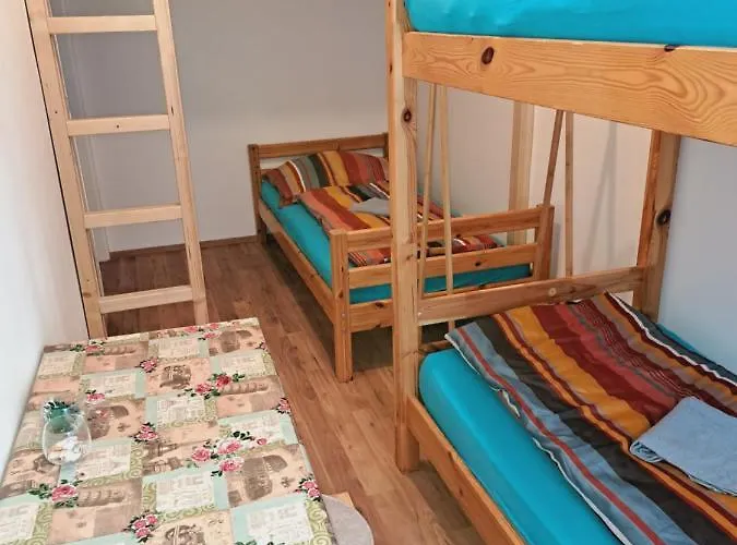 Apartment Relax & Belvedere 10 Minutes To Downtown Long Term Also Possible