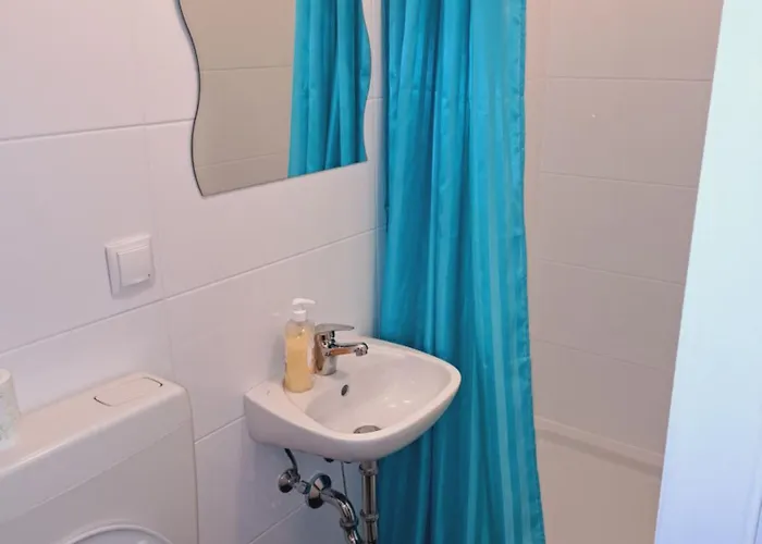 Apartment Relax & Belvedere 10 Minutes To Downtown Long Term Also Possible *
